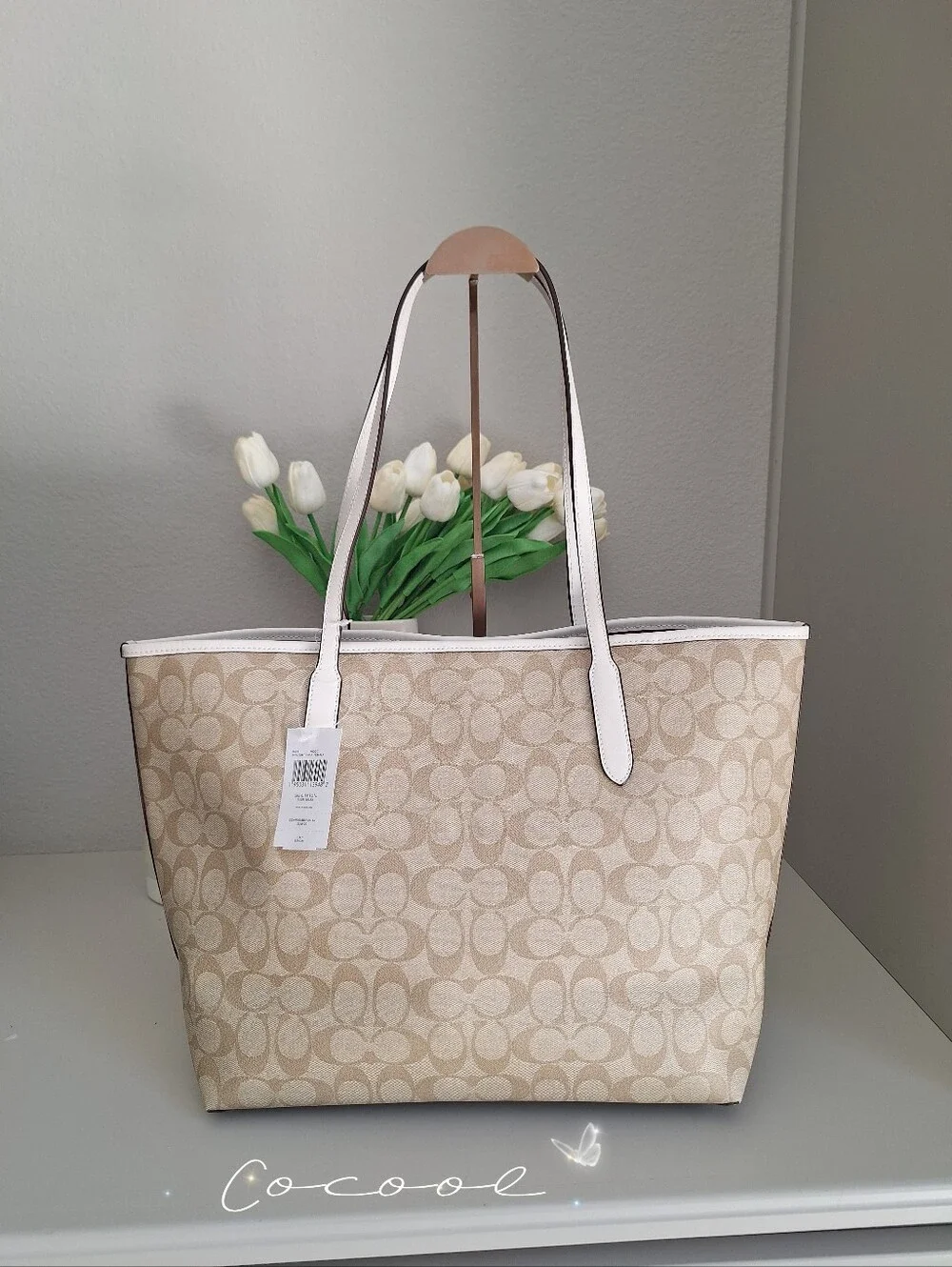 NWT Coach City Tote In Signature Canvas 5696 Light khaki/Chalk